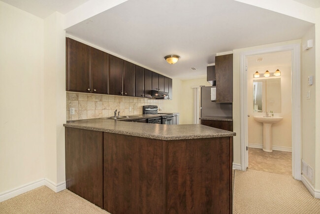 Building Photo - 618 Chapman Mills Dr