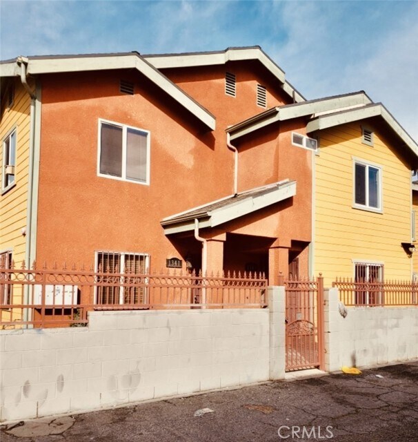 1343 E Adams Blvd, Los Angeles, CA 90011 Townhome Rentals in Los
