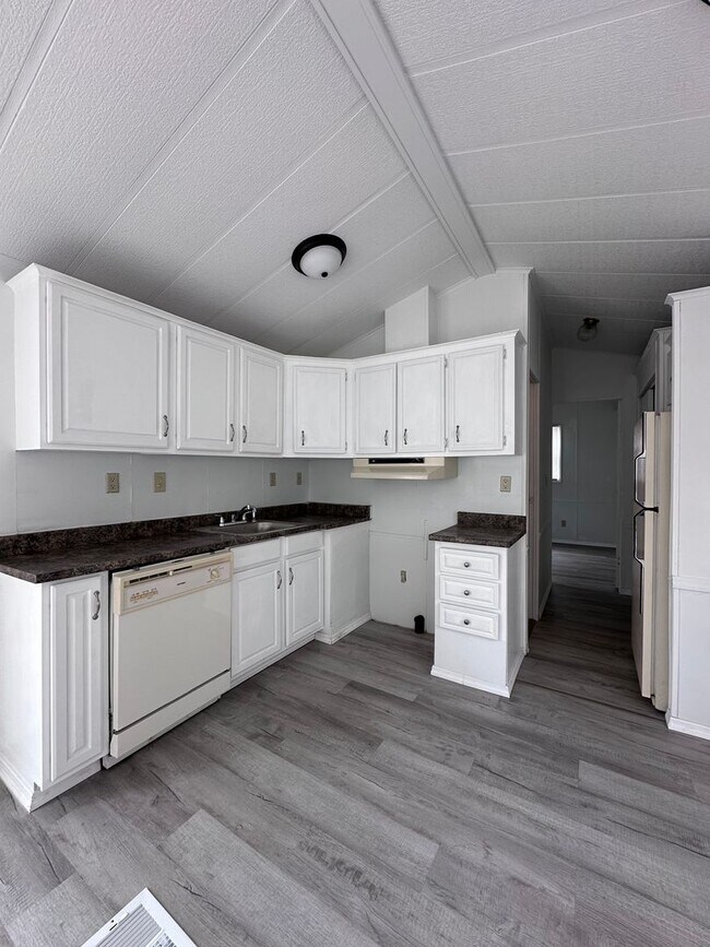 Building Photo - 1Bed/1Bath **RENT TO OWN OPPORTUNITY**