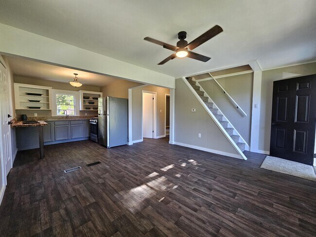 Building Photo - 68410 Holiday Ct
