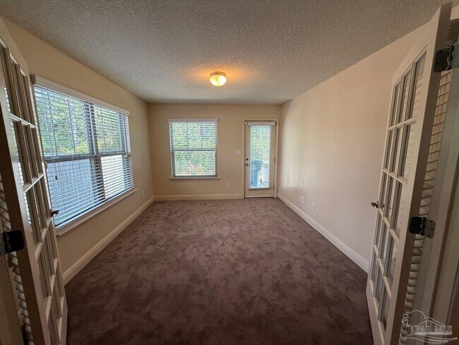 Foto del edificio - 3890 Weatherstone Cir