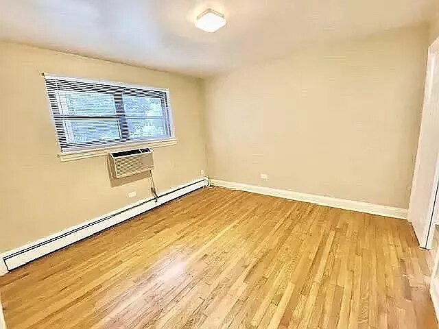 Foto del edificio - 4416 N Kostner Ave