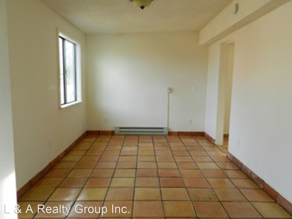 1 br, 1 bath House - 1306 1/2 N West St. - 1 br, 1 bath House - 1306 1/2 N West  St.