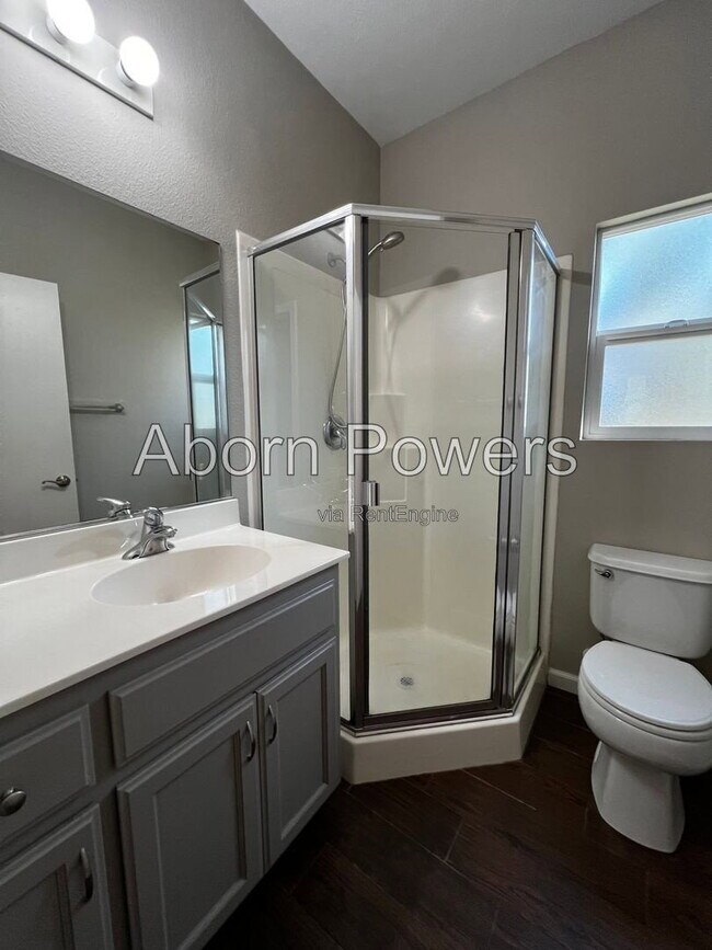Foto del edificio - 626 Pearl Pl