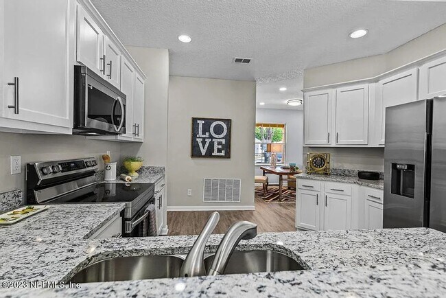 Foto del edificio - 2909 Piedmont Manor Dr