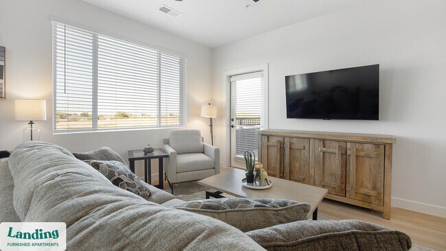 Foto del edificio - 255 N Camino Mercado