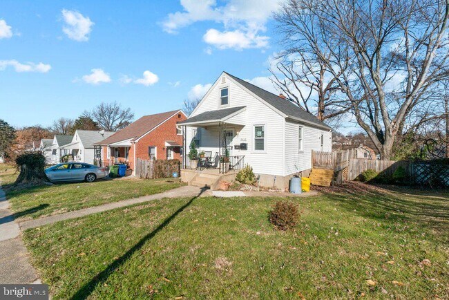 Foto del edificio - 4612 Woodlea Ave
