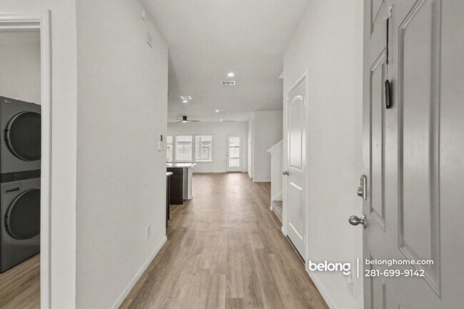 Building Photo - 21427 Hawthorne Pr Dr