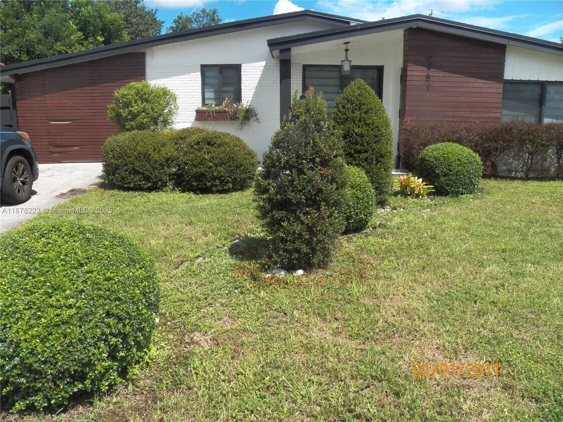 Foto principal - 6451 Coolidge St