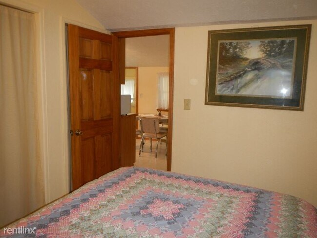Foto del edificio - 2 br, 1 bath House - 307 Elm St