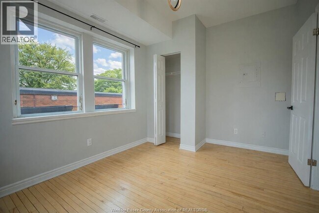 Photo du bâtiment - 416 Lincoln Rd