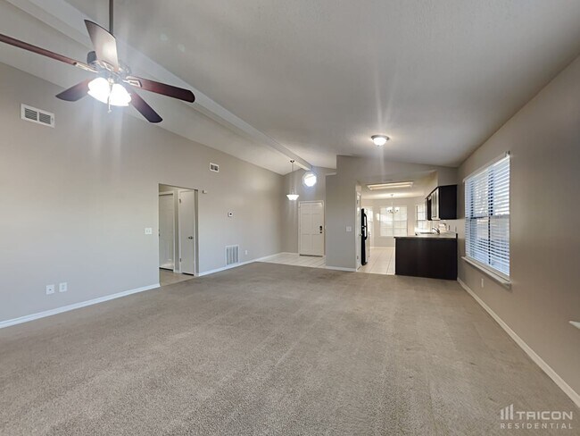 Foto del edificio - 7084 Swamp Flower Ln