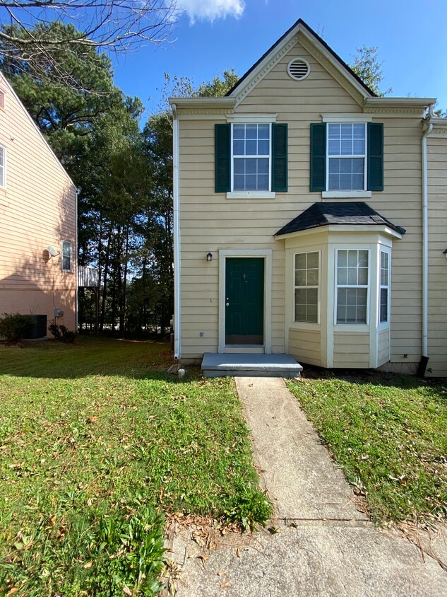 1892 Lakestone Way, Marietta, GA 30066 Townhome Rentals in Marietta