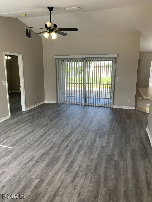 Foto del edificio - 703 SW 22nd St