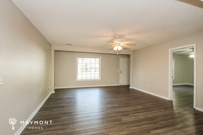 Building Photo - 10 Market Hall Ct