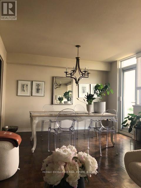 Building Photo - 360 Ridelle Ave