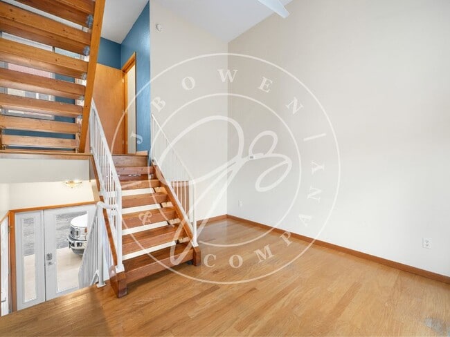 Building Photo - "Elegant and Spacious 3-Bedroom home on 4 levels in the heart of Downtown Toledo with amazing vie...