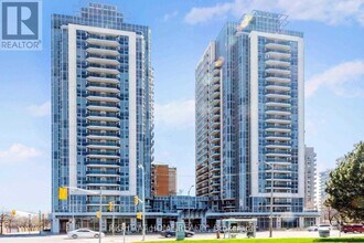 Building Photo - 5793 Yonge St