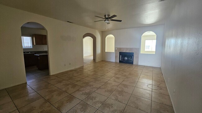 Foto del edificio - Bright and Open 3-Bed, 2-Bath Home on Kare...