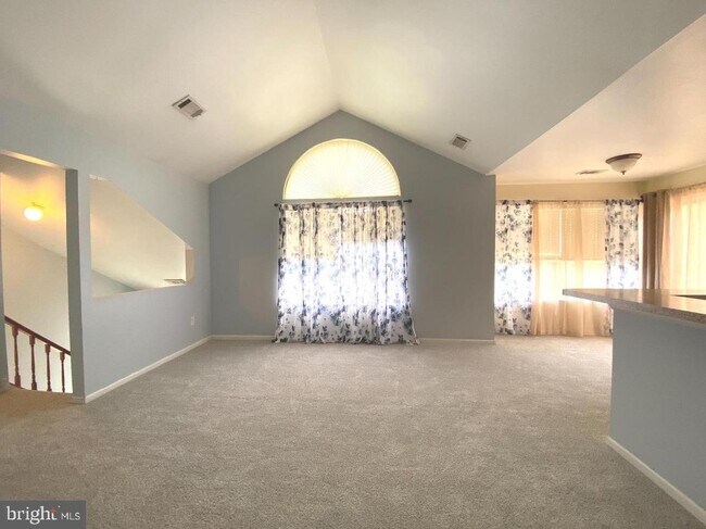 Building Photo - 210 Foxmeadow Dr