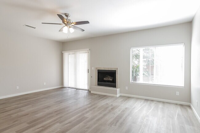 Building Photo - 1211 E Winter Dr