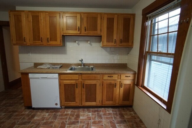 Building Photo - 29 Agassiz St