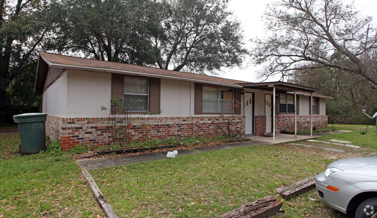 Foto del edificio - 1004-1006 E Johnson Ave