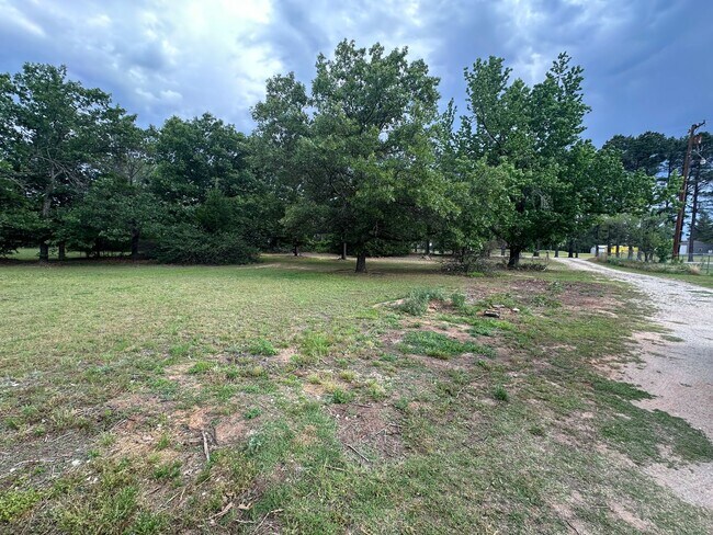 Foto del edificio - 34403 Lake Rd