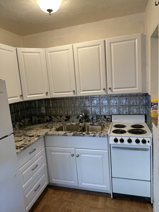 Building Photo - 2015 Palm Ter