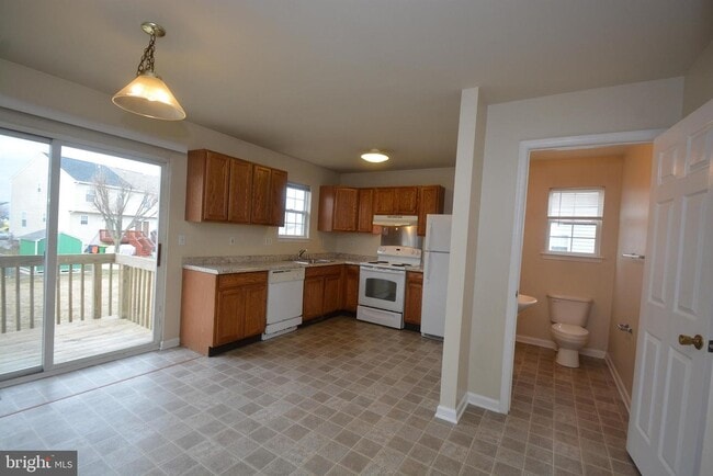 Building Photo - 116 Rosie Dr