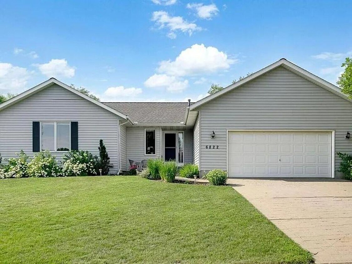 Foto principal - 6822 175th St W