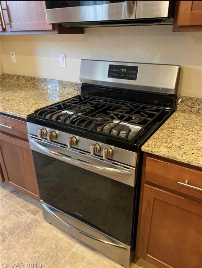 Foto del edificio - 2692 Crystal Blue St