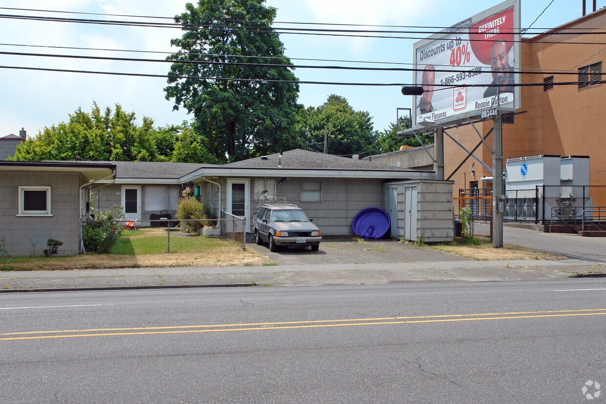 Primary Photo - 7425-7433 N Lancaster Ave