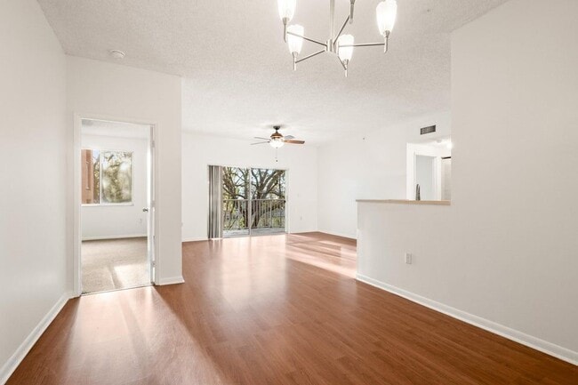 Building Photo - 6960 SW 39th St