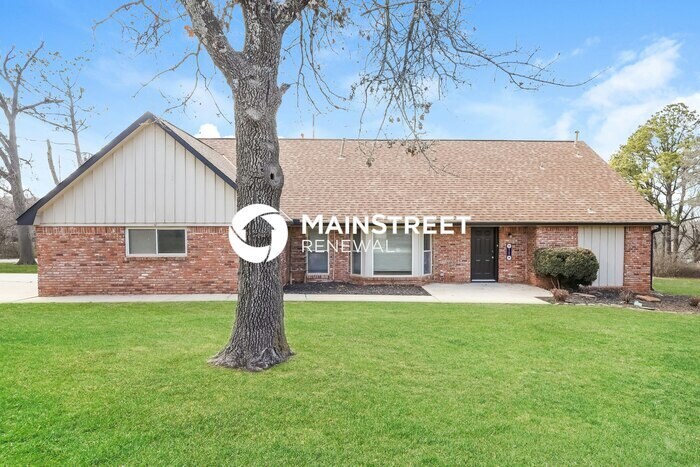 Foto principal - 5 Bedroom Pet-Friendly Home in Edmond, OK with Main Street Renewal