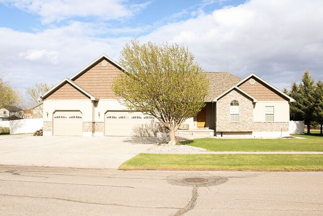 Foto del edificio - Beautiful Custom Home For Rent In Rexburg!