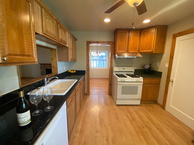 Foto del edificio - Advent - Stunning Three Bedroom House W/ T...