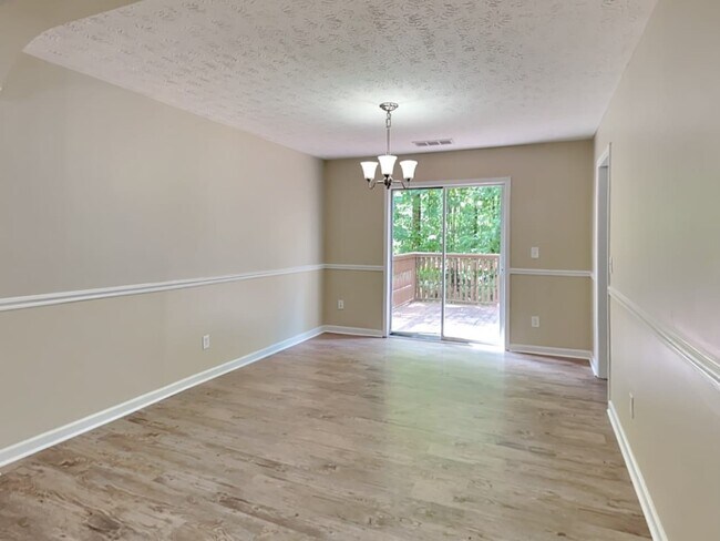 Building Photo - 2260 Rockwell Dr