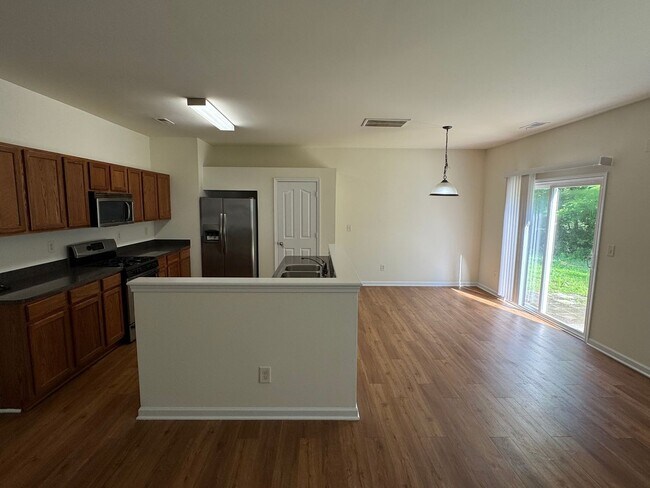 Foto del edificio - 6644 Sequoia Hills Dr