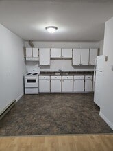 Building Photo - 5 Green Valley Dr