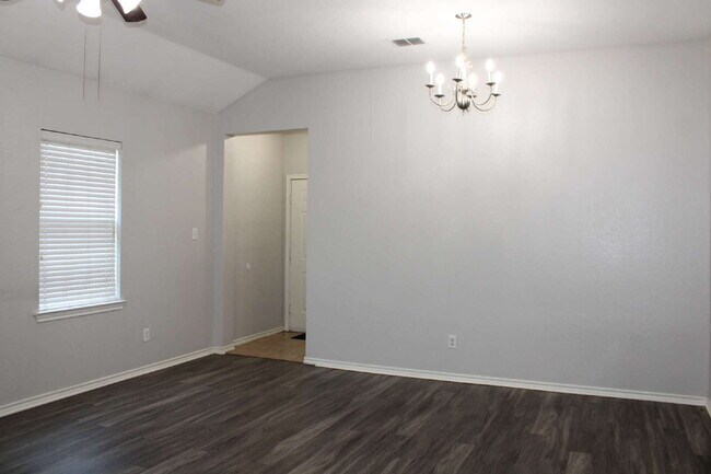 Foto del edificio - 1261 Redman Ave