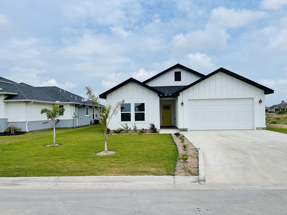 113 Torrey Pines Rd, Laguna Vista, TX 78578 House Rental in Laguna