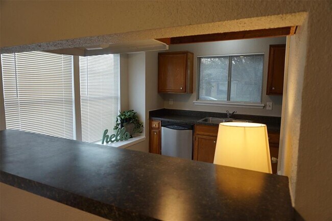 Building Photo - 11006 Crenchrus Ct