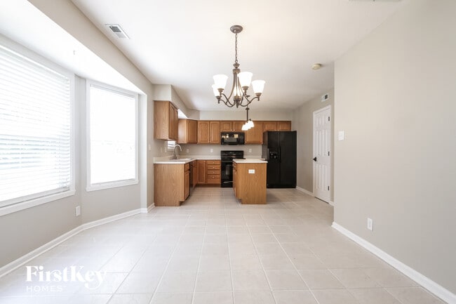 Building Photo - 7203 Tresa Dr