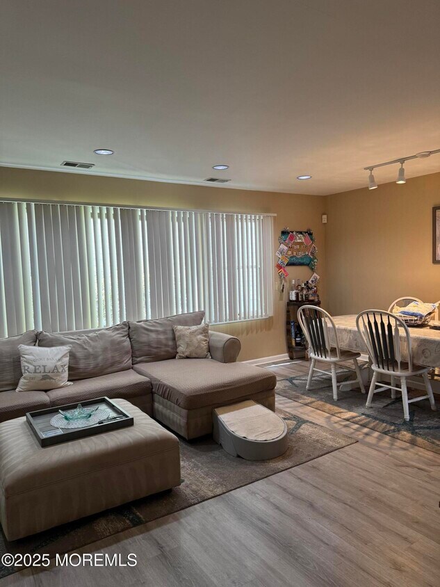 Foto principal - 206 Brinley Ave