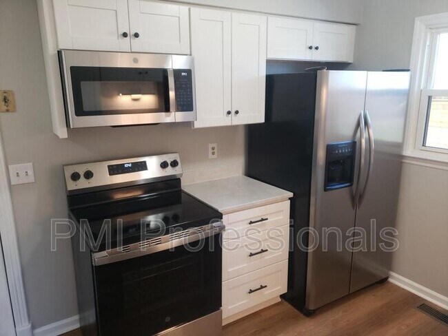 Foto del edificio - 2717 Reynolds Dr