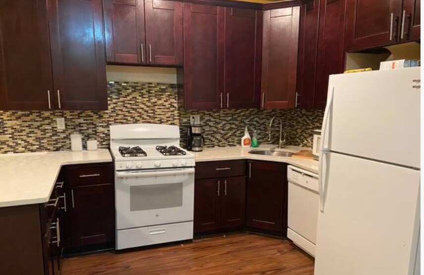 Foto principal - 3208 Olinville Ave