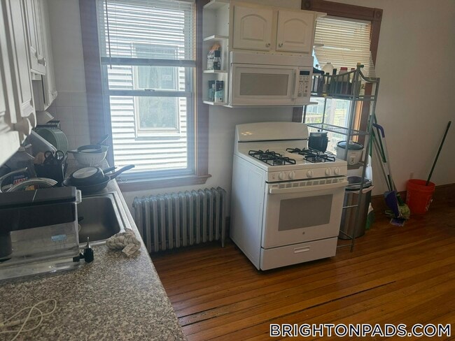 Building Photo - 45 Litchfield St