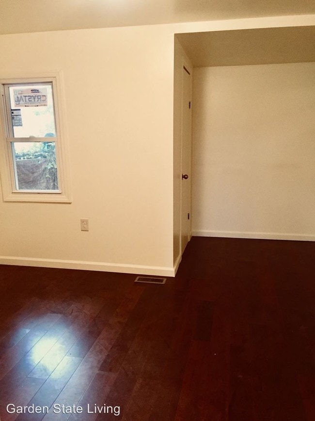 Building Photo - 3 br, 1 bath House - 290.5 S. 20th Street