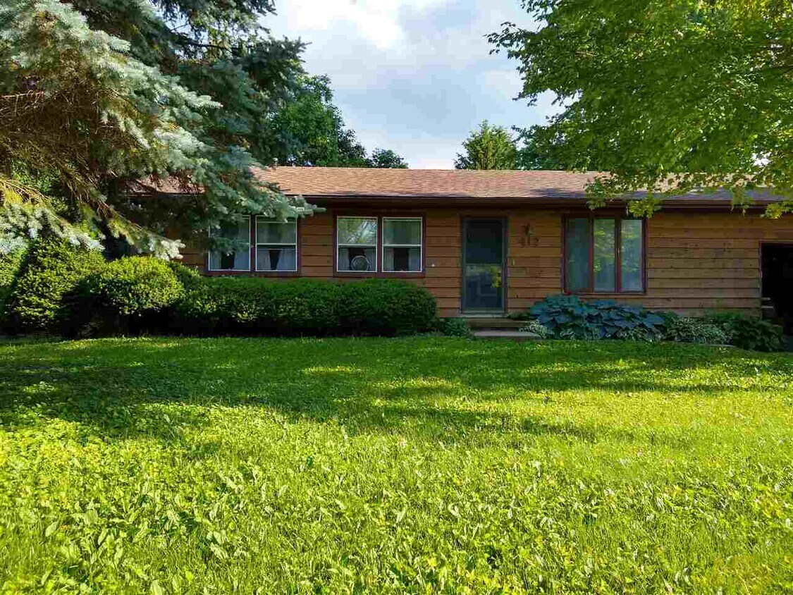 Primary Photo - 412 Lucille St